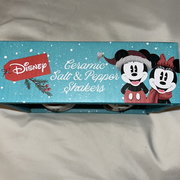 Disney Mickey and Minnie ceramic salt and pepper shakers nwt very rare - Picture 3 of 9
